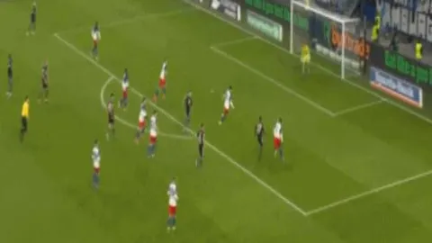 英超森林队连胜势头强劲，以3-0完胜狼队，缔造七连胜辉煌战绩。